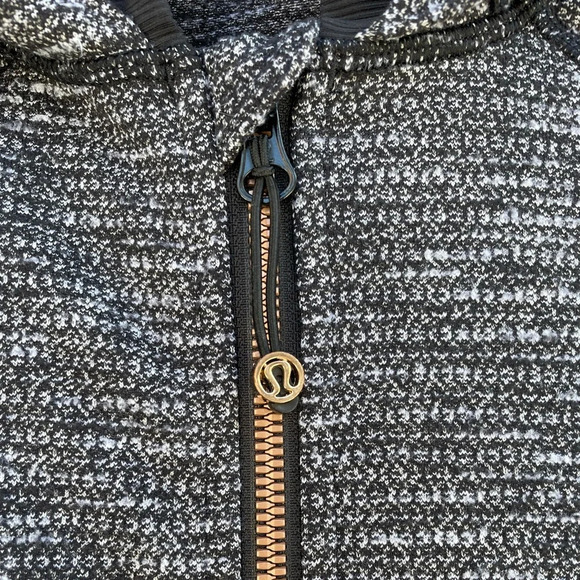 Lululemon Daily Practice Jacket, size 4 - Picture 9 of 13